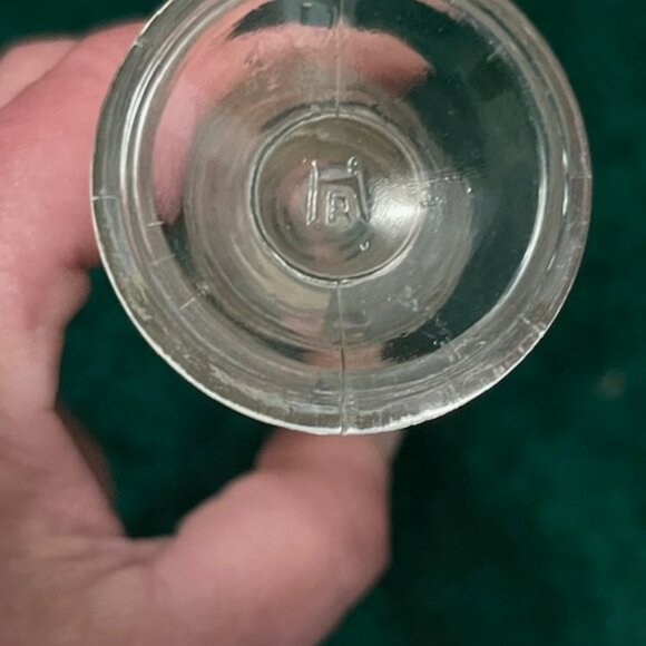 Hazel Atlas Salt & Pepper Shakers - Picture 6 of 6